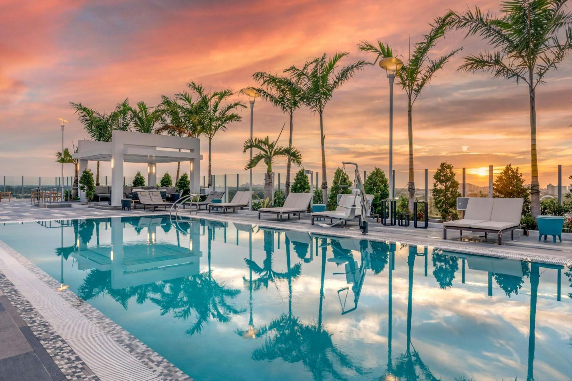 Courtyard By Marriott Fort Lauderdale Downtown מראה חיצוני תמונה